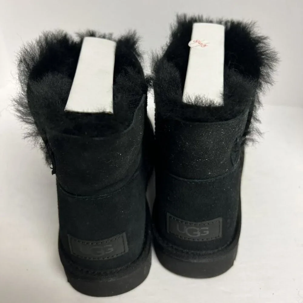 UGG Women's Mini Bailey Button II Winter Boots Black, Size 6M